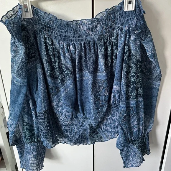 American Eagle Paisley Off the Shoulder Blue Women's Top - Picture 4 of 4